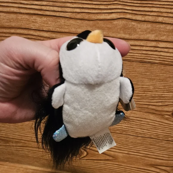 New Fuzzee Tails Flappy PenguinBlack & White Fluffy Tail Plush Toy 9/29 - Picture 6 of 7